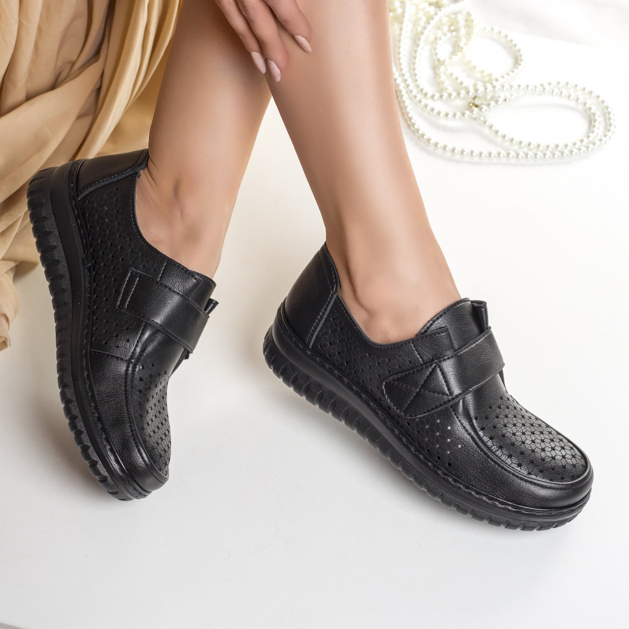Pantofi dama casual negri din piele ecologica tani - poza 1