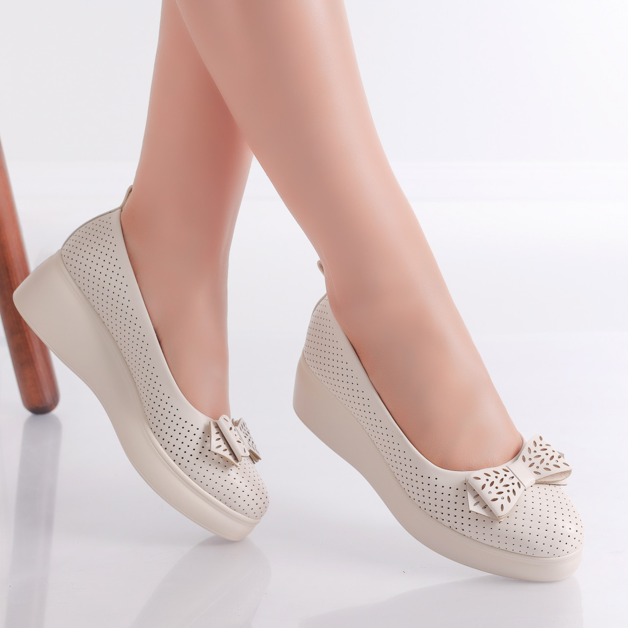 Pantofi Dama cu Platforma Bej din Piele Ecologica Yolina - poza 2
