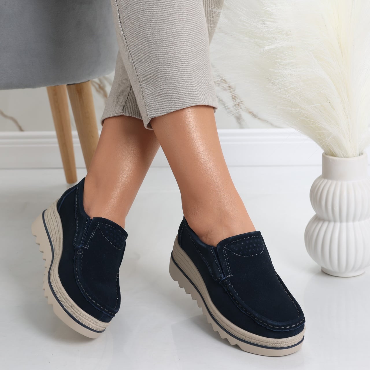 Pantofi dama cu platforma Bleumarin din Piele Naturala Intoarsa Gabrena - poza 2