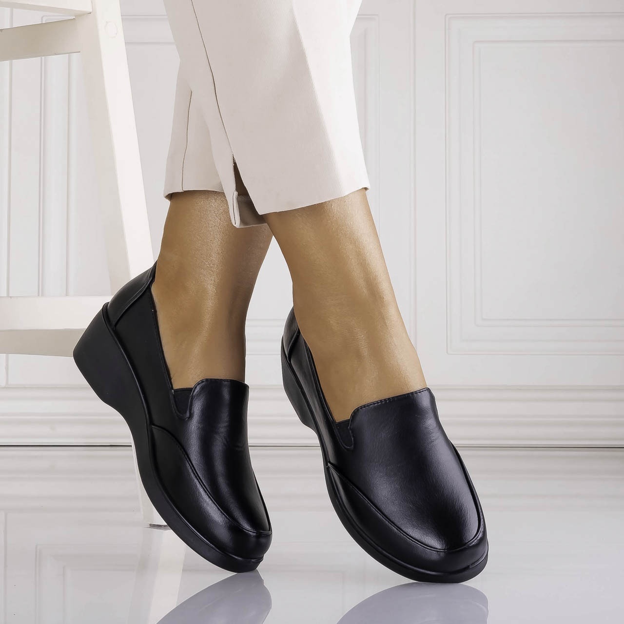 Pantofi dama cu platforma Negri din Piele Ecologica Adamya - poza 2