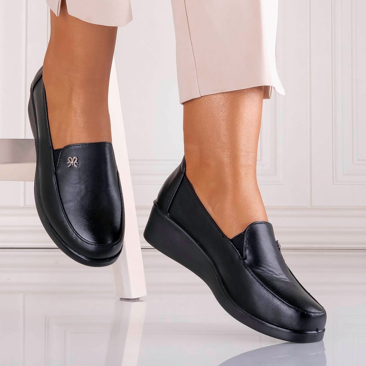 Pantofi dama cu platforma Negri din Piele Ecologica Aosima - poza 1