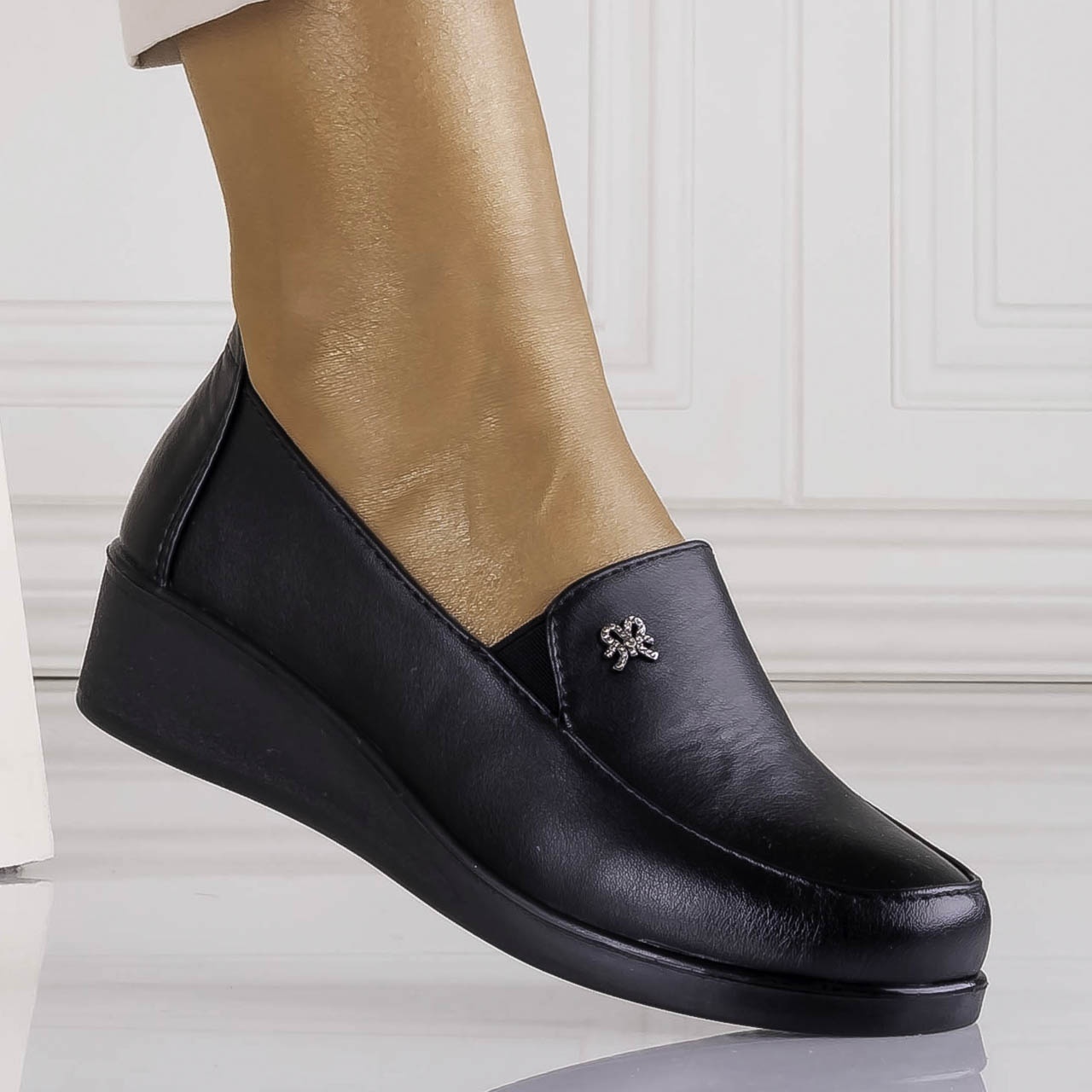 Pantofi dama cu platforma Negri din Piele Ecologica Aosima - poza 2