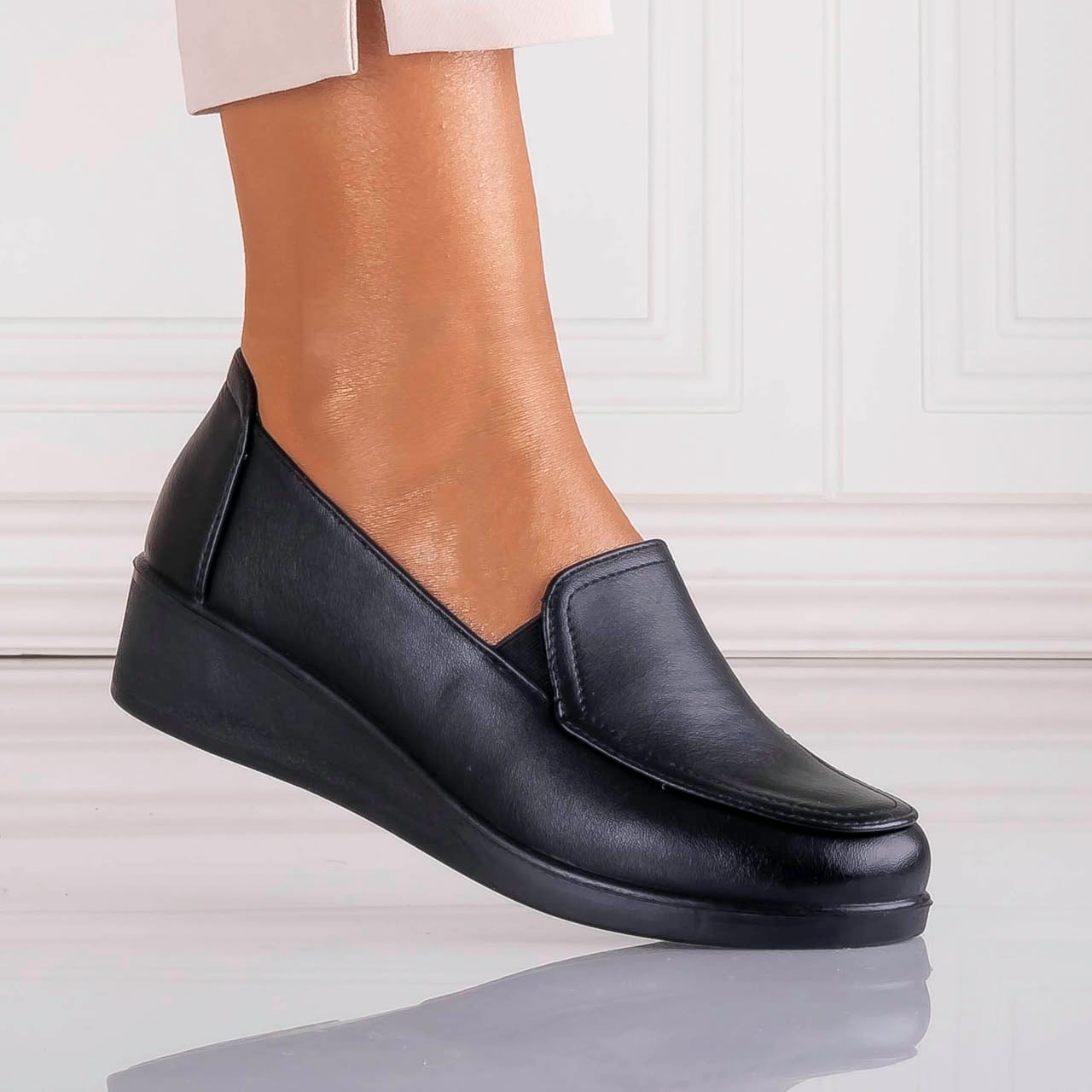 Pantofi dama cu platforma Negri din Piele Ecologica Etoma - poza 2