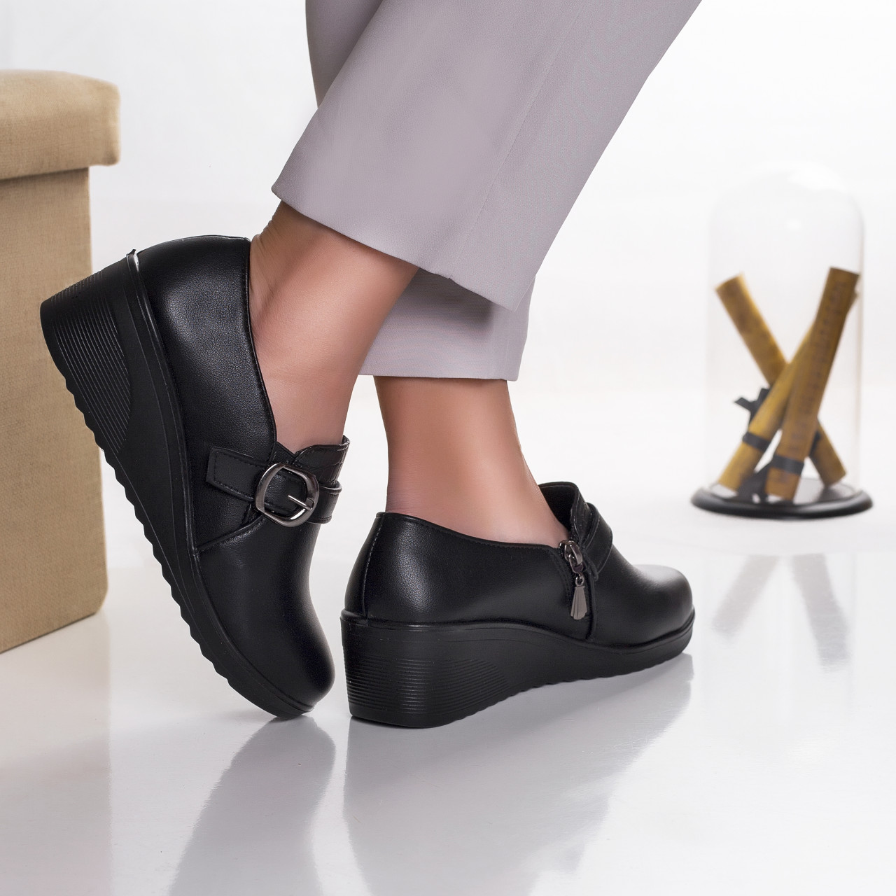 Pantofi dama cu platforma negri din piele ecologica pela - poza 2