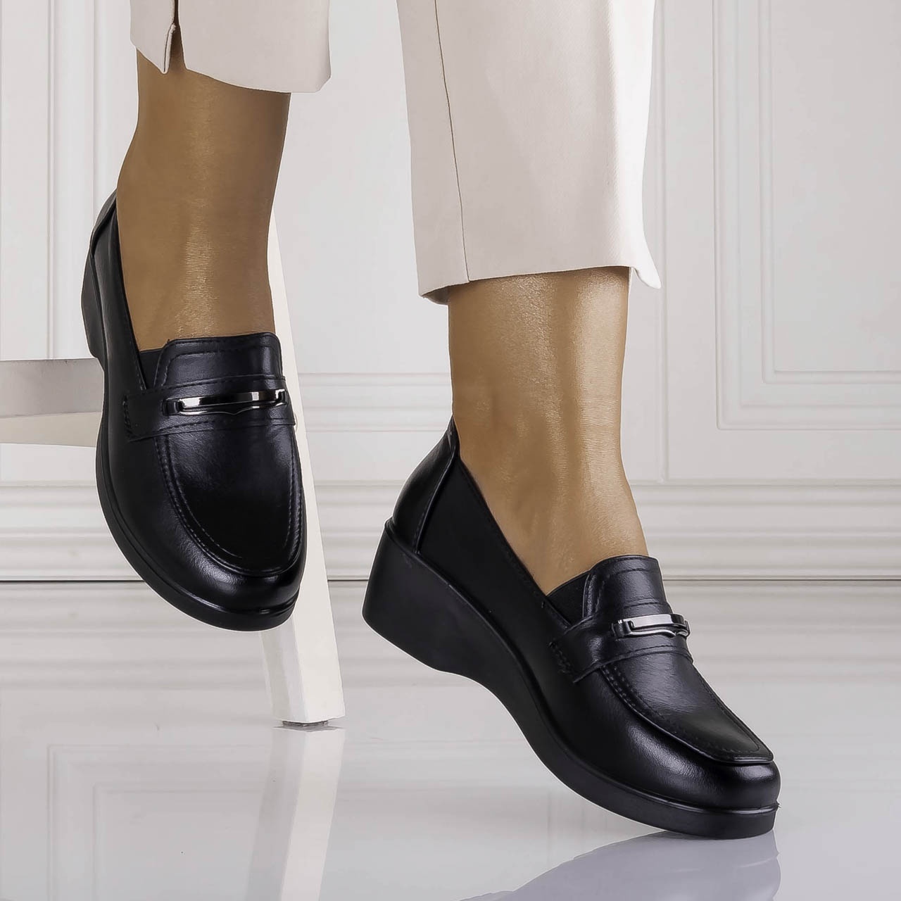 Pantofi dama cu platforma Negri din Piele Ecologica Sadoli - poza 3