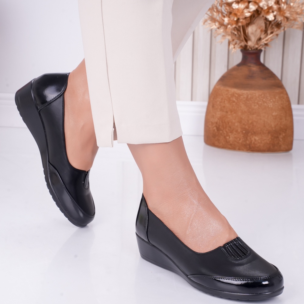 Pantofi dama cu platforma Negri din Piele Ecologica si Piele Lacuita Tara - poza 4