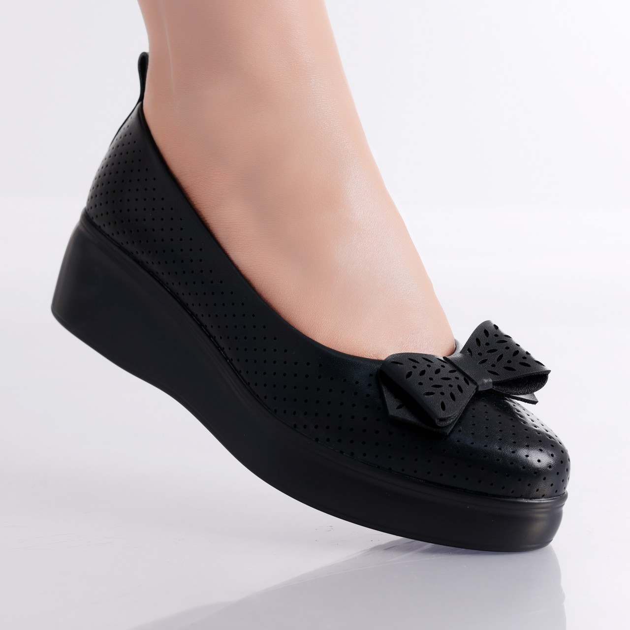 Pantofi Dama cu Platforma Negri din Piele Ecologica Yolina - poza 1