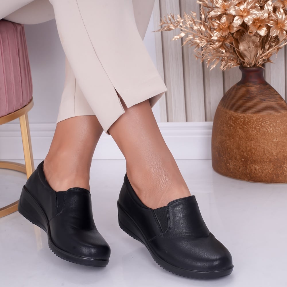 Pantofi dama cu platforma Negri din Piele Lacuita Dari - poza 1