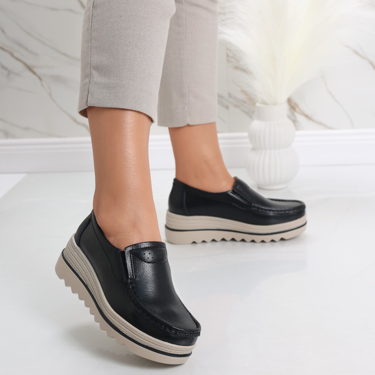 Pantofi dama cu platforma Negri din Piele Naturala Gabrena - poza 3
