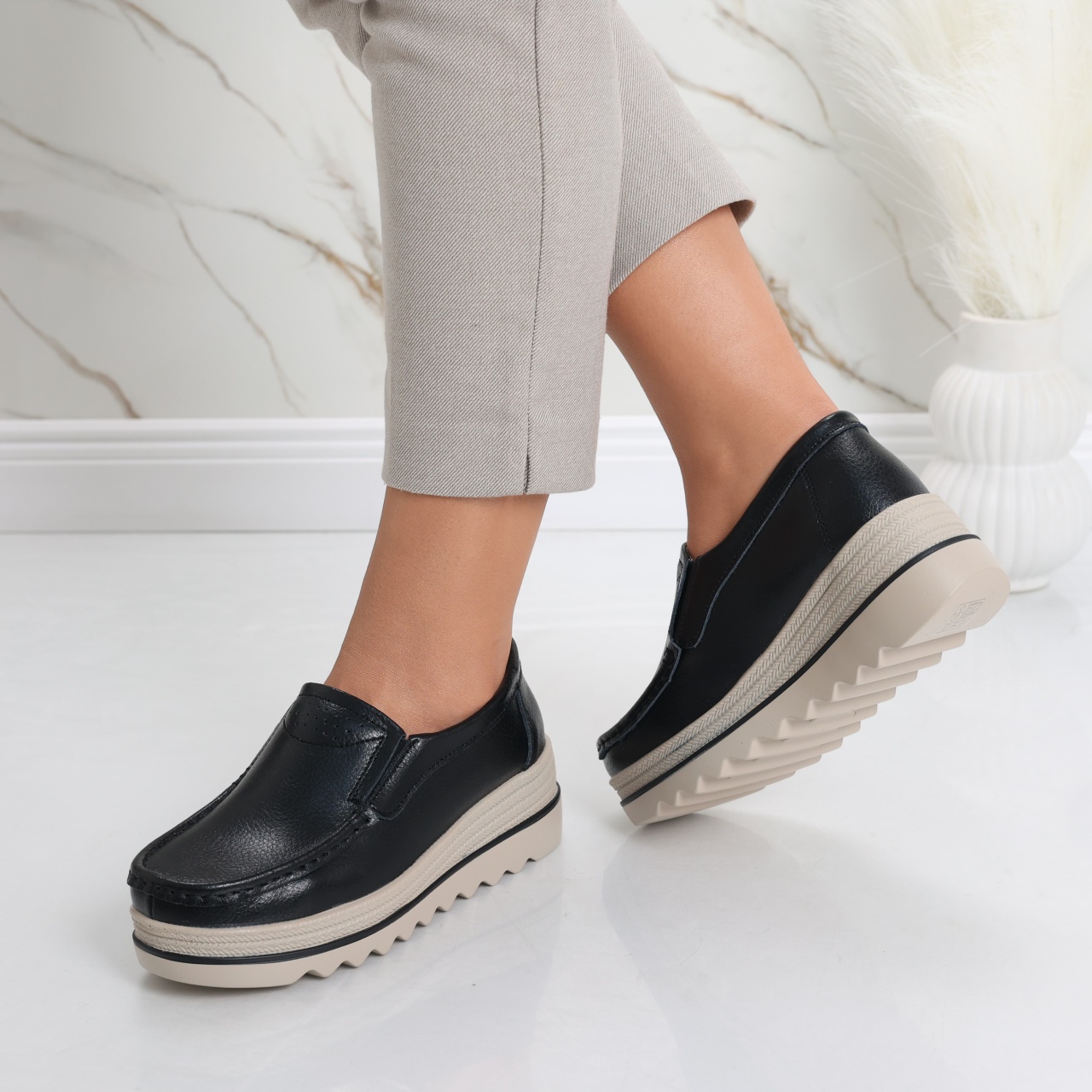 Pantofi dama cu platforma Negri din Piele Naturala Gabrena - poza 5