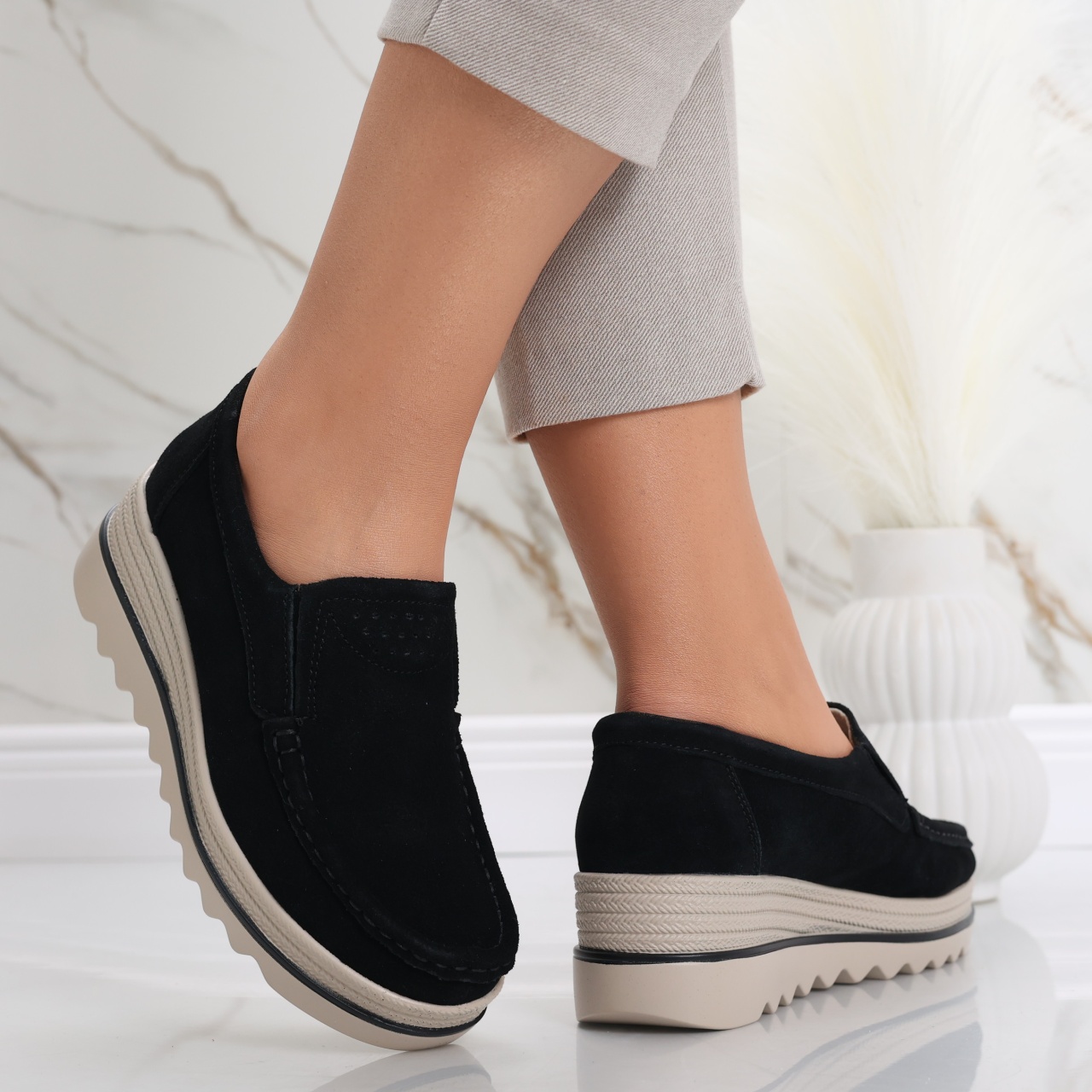 Pantofi dama cu platforma Negri din Piele Naturala Intoarsa Gabrena - poza 3