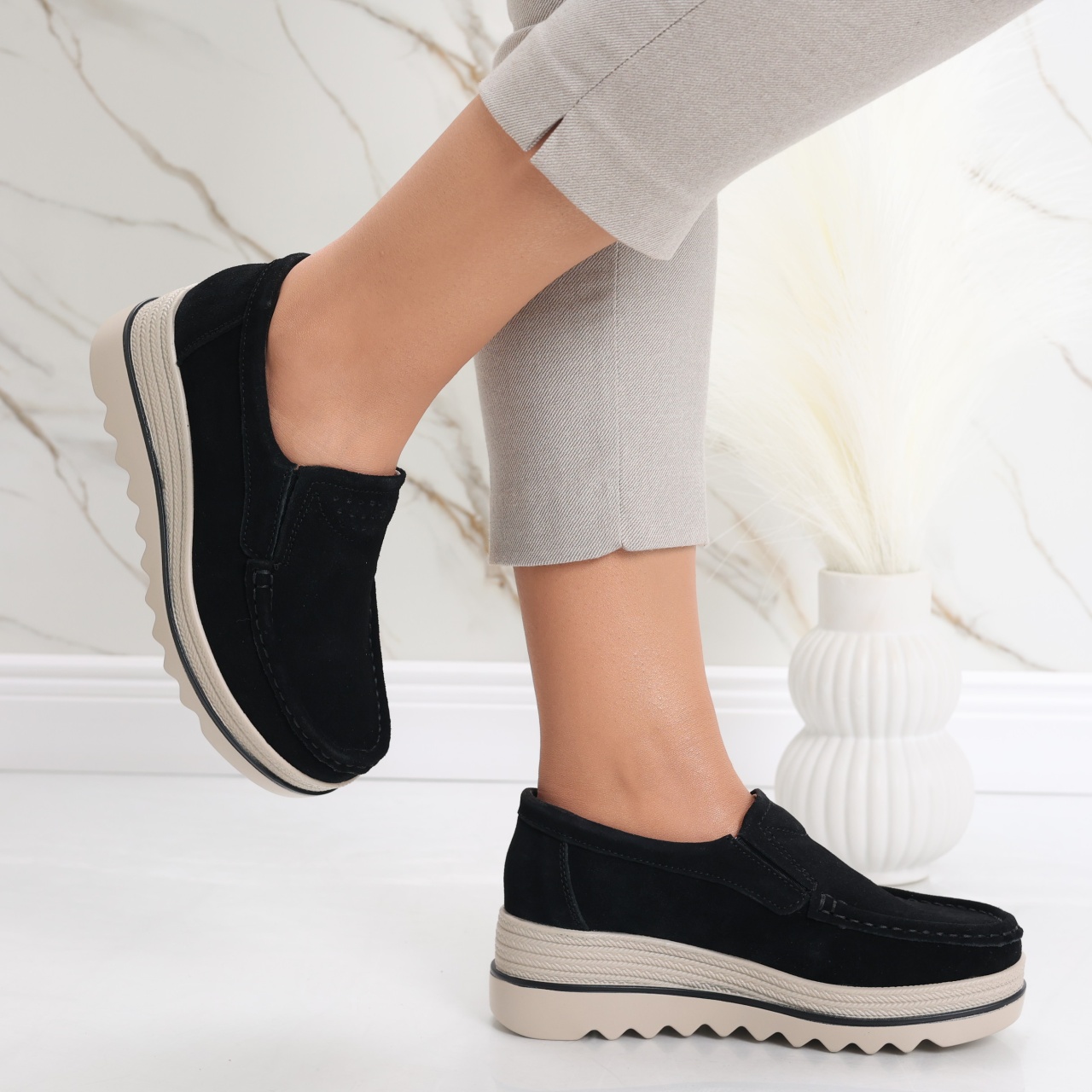 Pantofi dama cu platforma Negri din Piele Naturala Intoarsa Gabrena - poza 4
