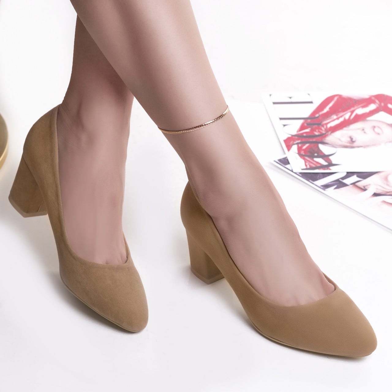 Pantofi dama cu toc bej din piele eco intoarsa hutra - poza 1