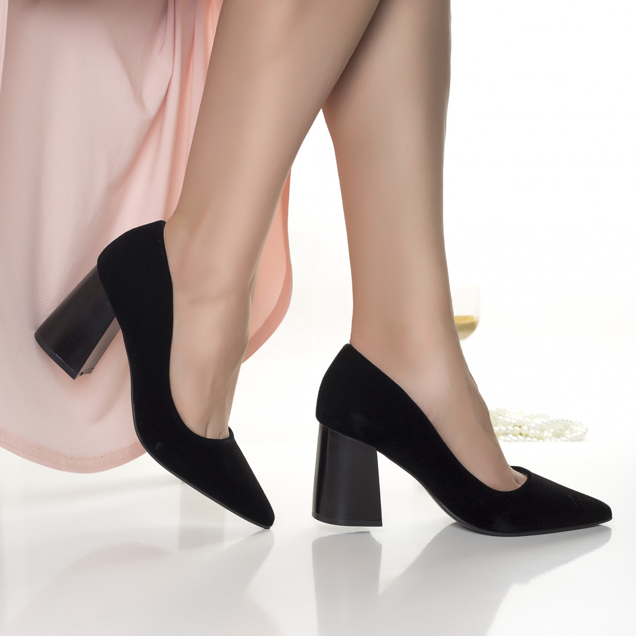 Pantofi dama cu toc negri din piele eco intoarsa furga - poza 4