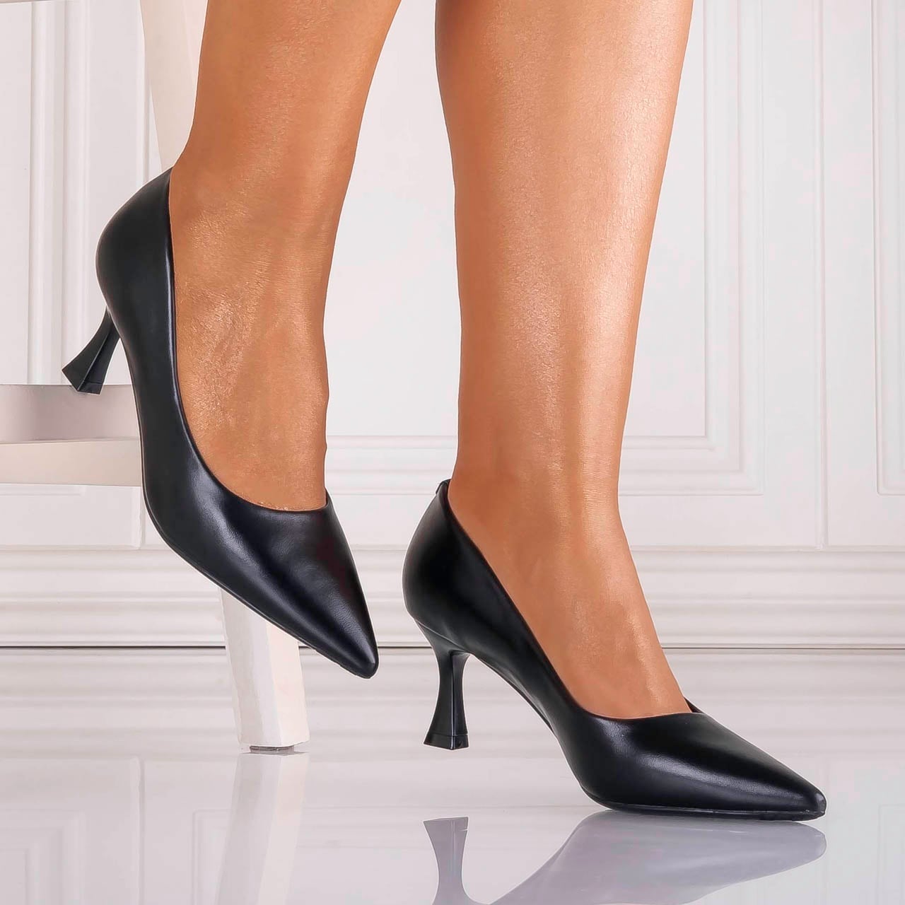 Pantofi dama Negri din Piele Ecologica Ricardia - poza 1