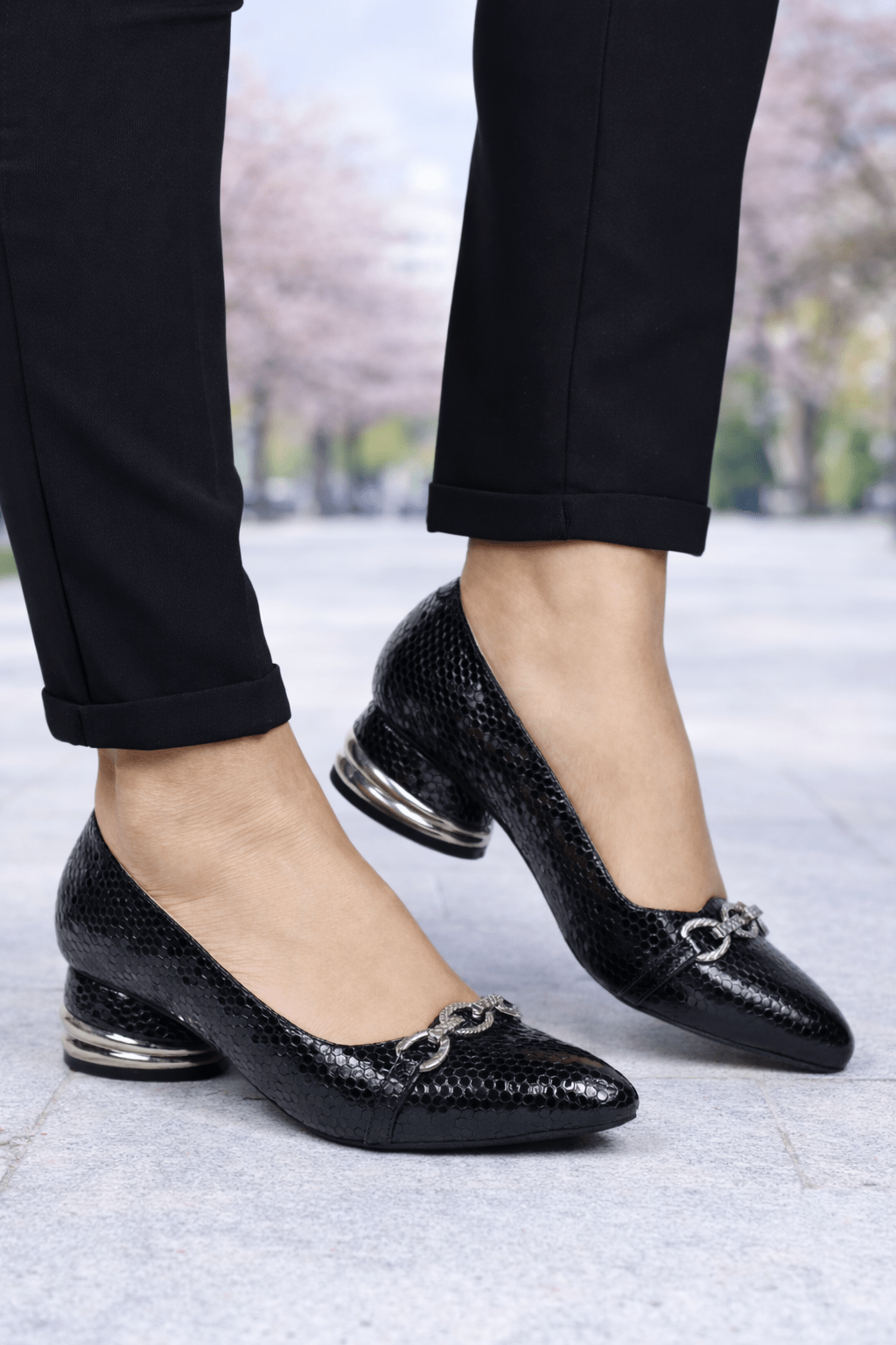 Pantofi Eleganti cu Toc din Piele Negri cu Accesoriu - VYA KROK