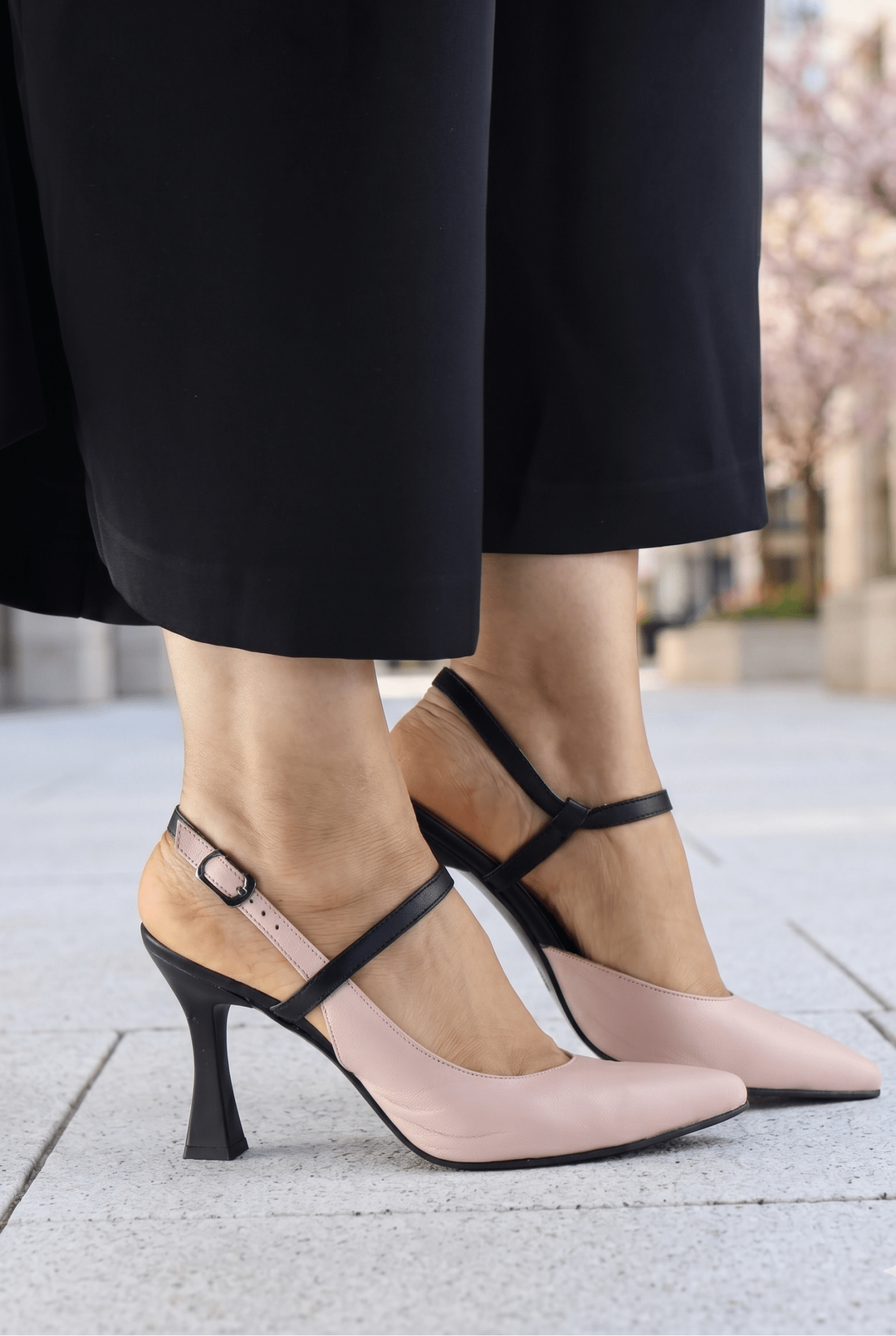 Pantofi Eleganti Decupati cu Toc din Piele ROZ - BABY PUDRA