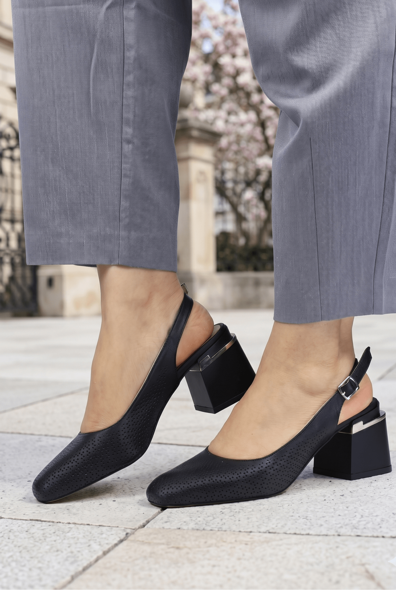 Pantofi Eleganti Decupati din Piele Negri - BYX BOX