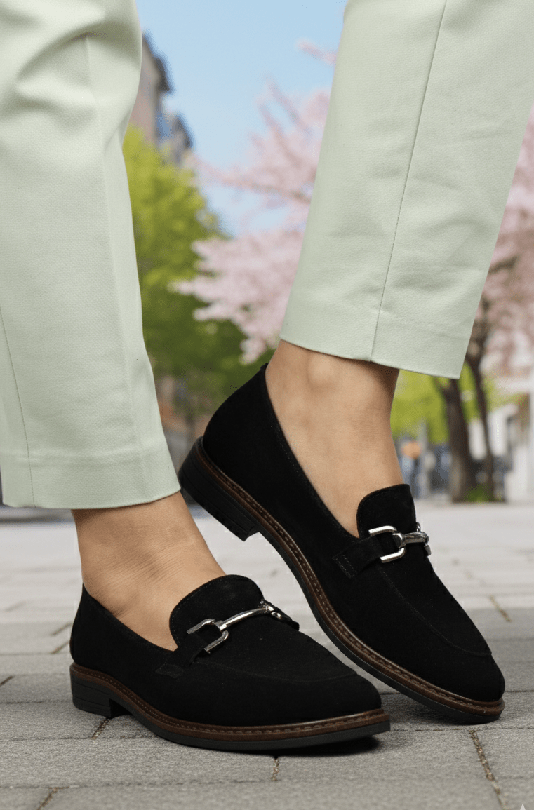 Pantofi gen Loafers din Piele Intoarsa cu Accesoriu - LORE BLACK