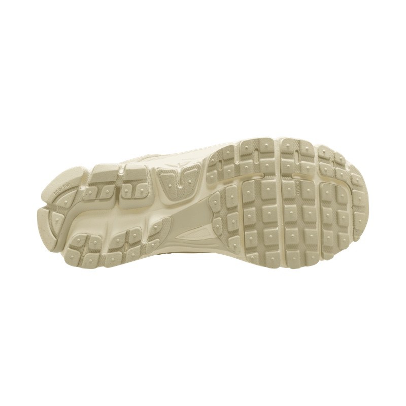 Pantofi sport Nike W ZOOM VOMERO 5 SDE - poza 4