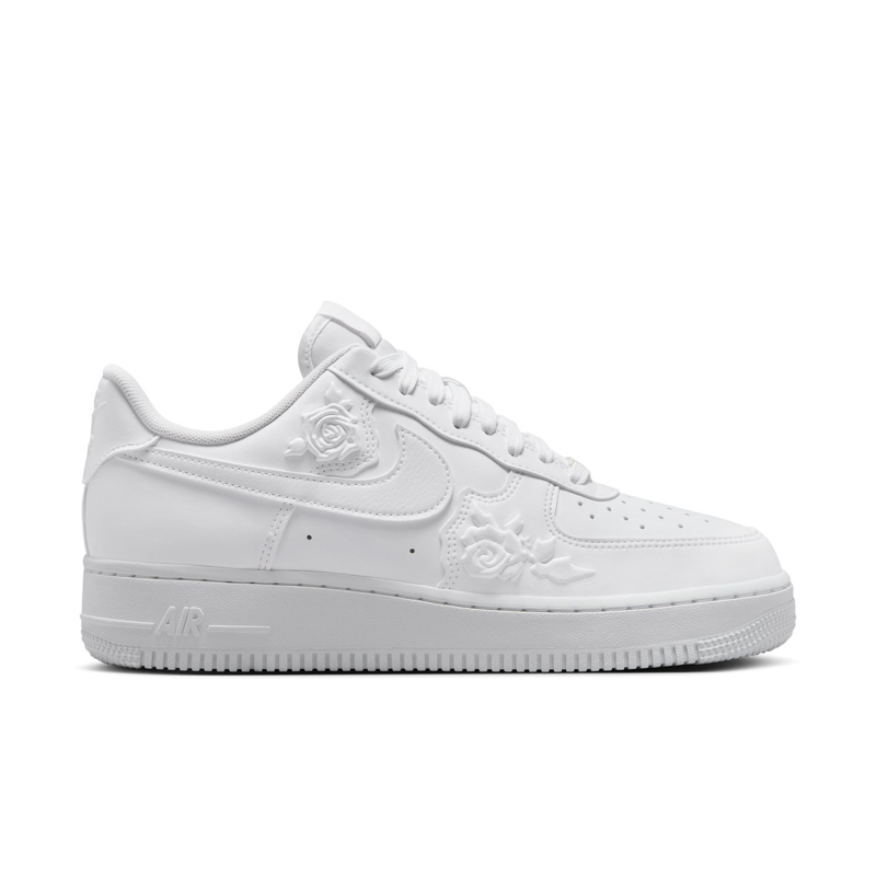 Pantofi sport Nike WMNS AIR FORCE 1 '07 SE