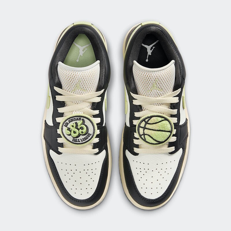 Pantofi sport Nike WMNS AIR JORDAN 1 LOW SE V2 - poza 2