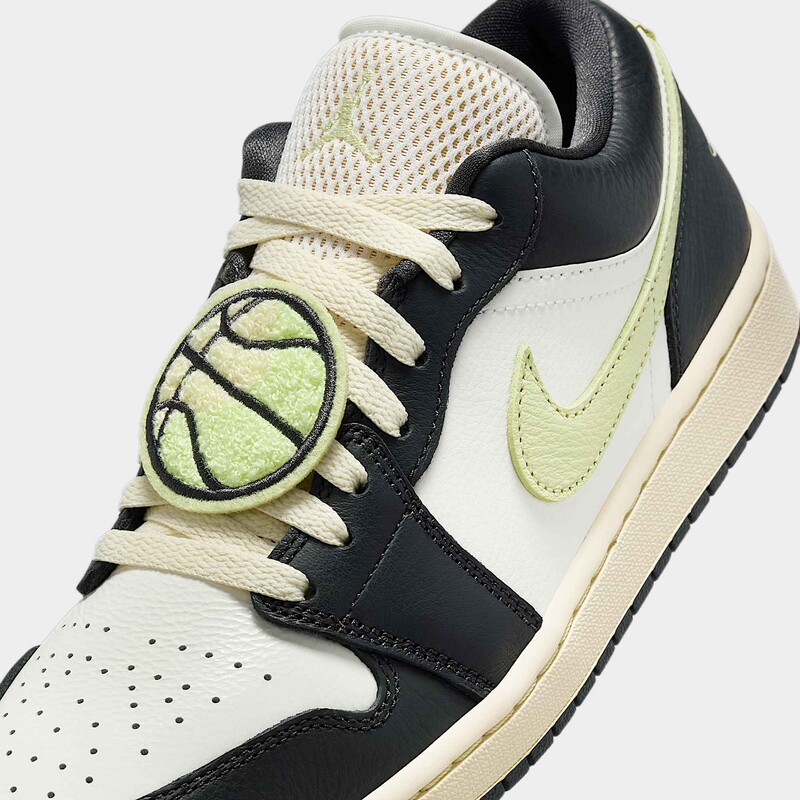 Pantofi sport Nike WMNS AIR JORDAN 1 LOW SE V2 - poza 3