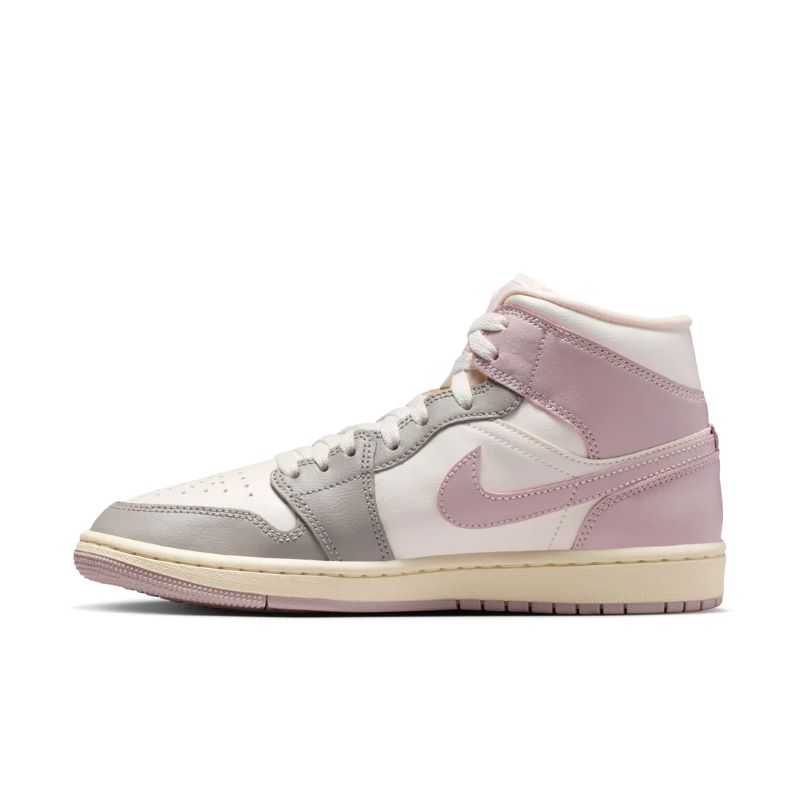 Pantofi sport Nike WMNS AIR JORDAN 1 MID - poza 2