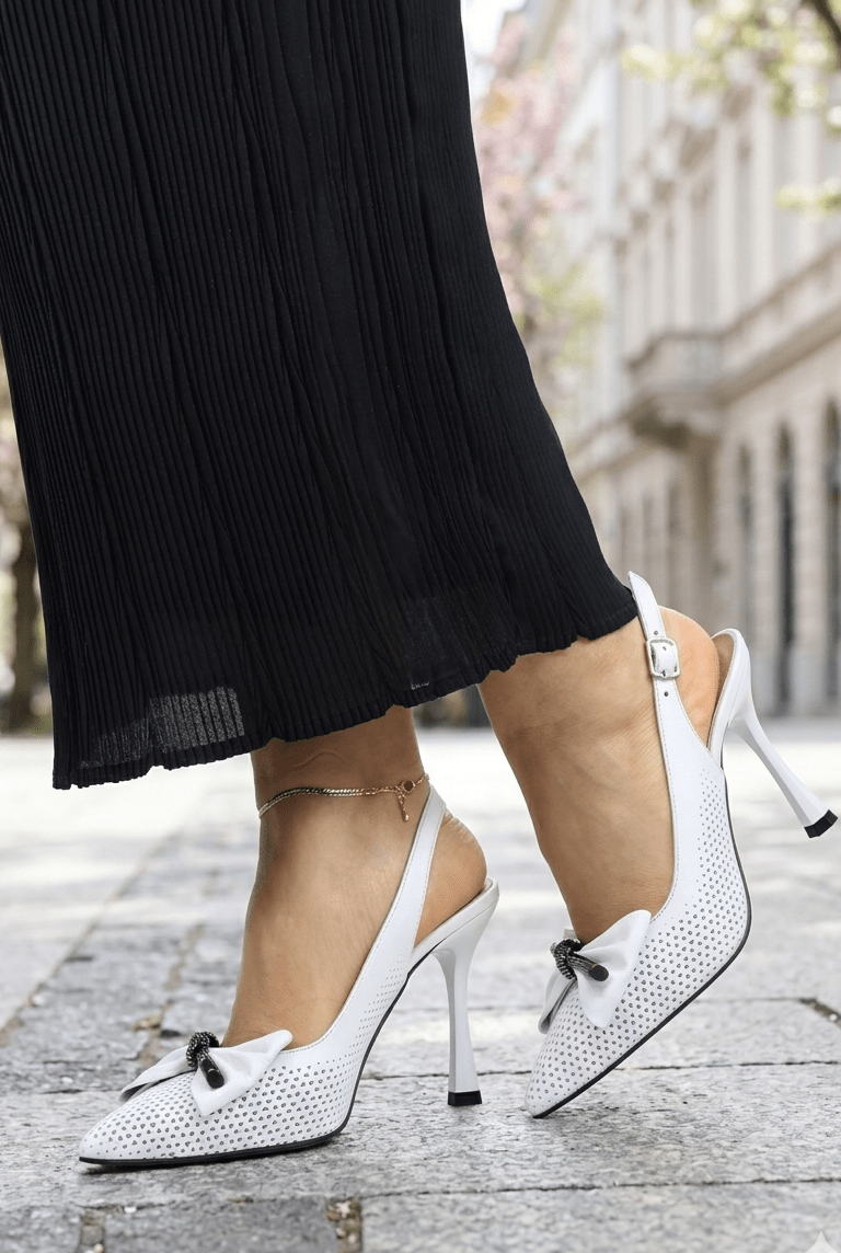 Pantofi Stiletto Decupati cu Fundita din Piele Alba - BYJY