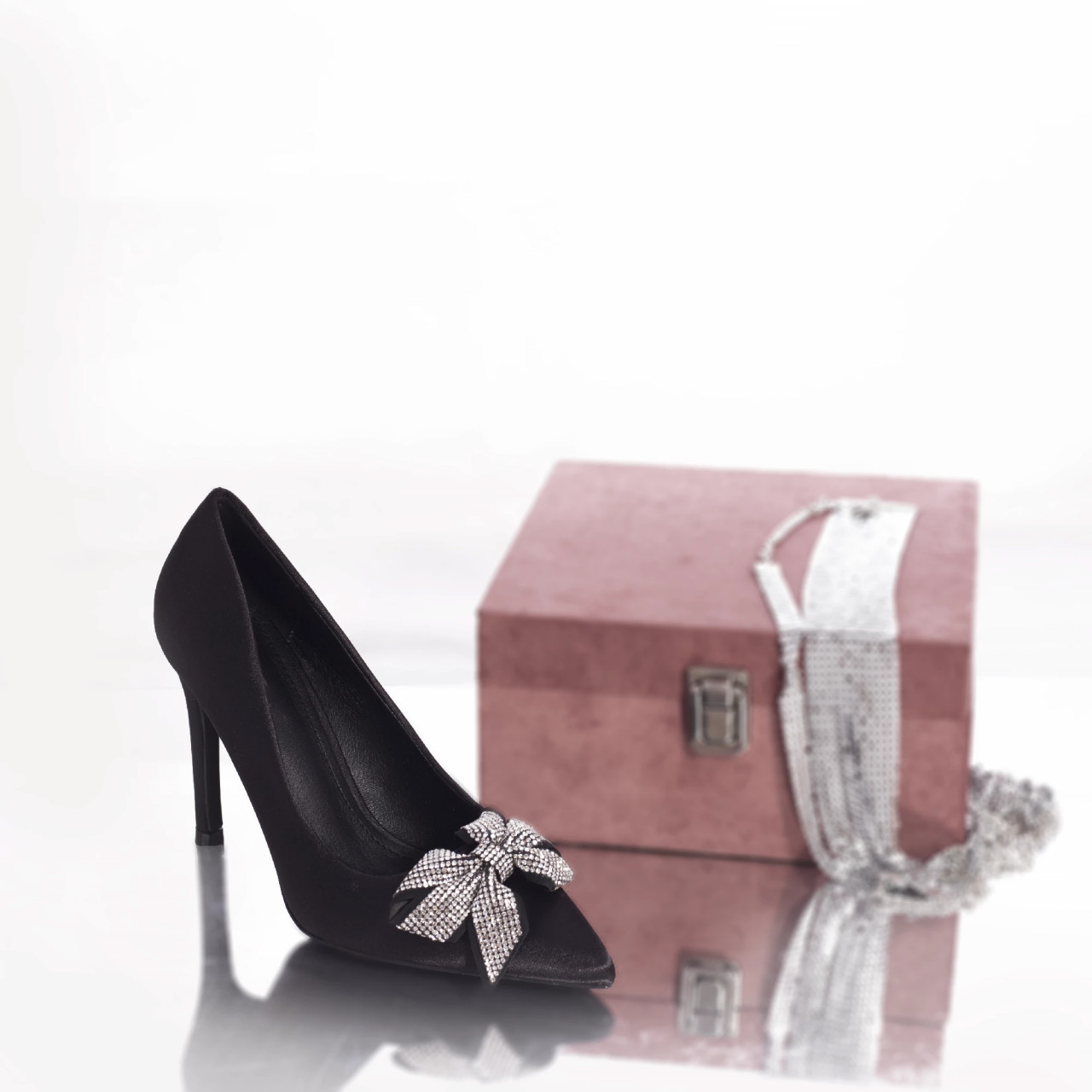 Pantofi stiletto hasnah saten negru - poza 4