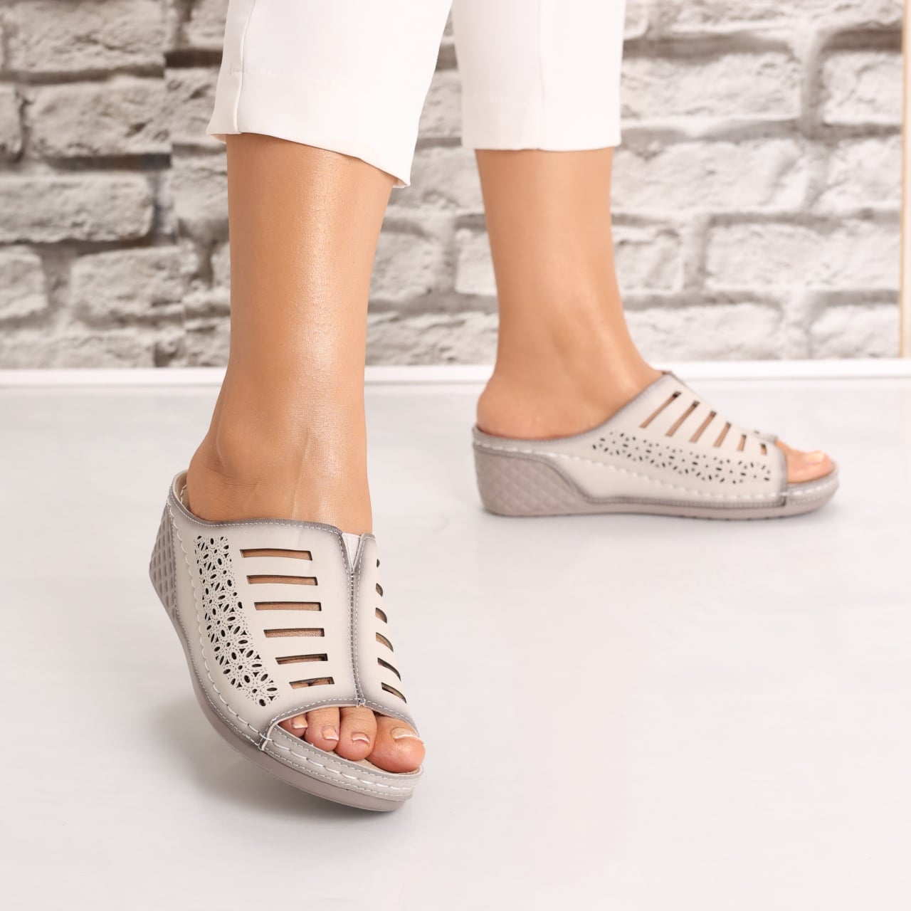 Papuci dama cu platforma Bej din Piele Ecologica Adaya - poza 3