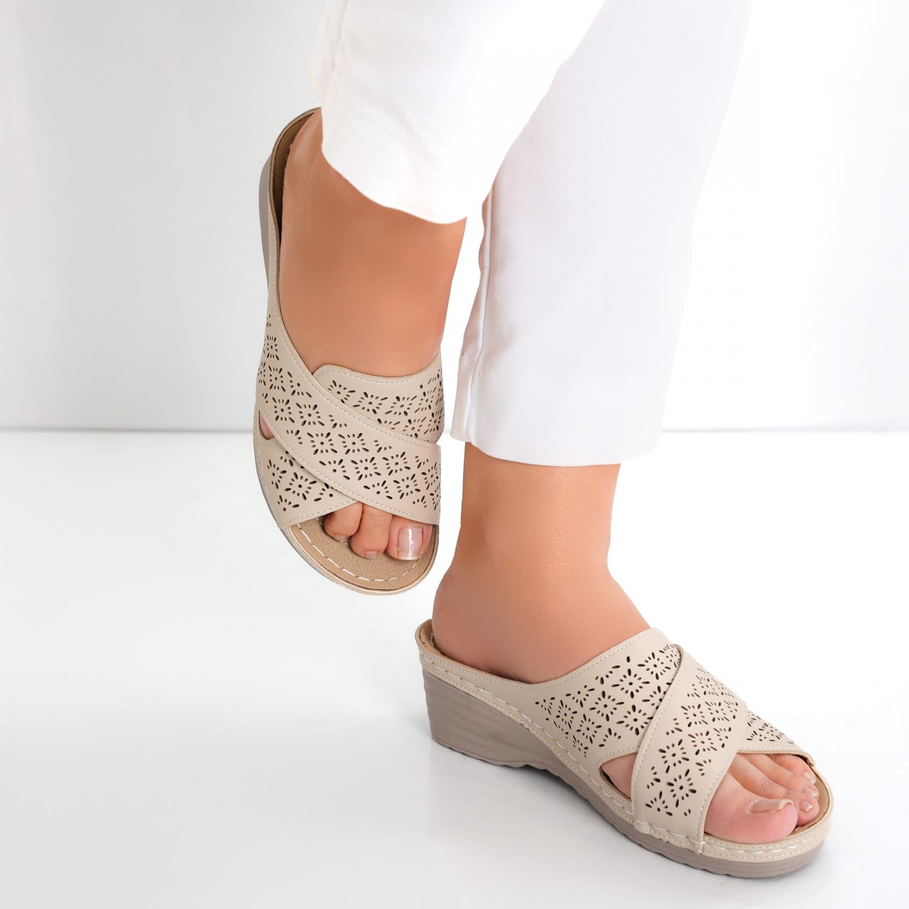 Papuci dama cu platforma Bej din Piele Ecologica Anya - poza 5