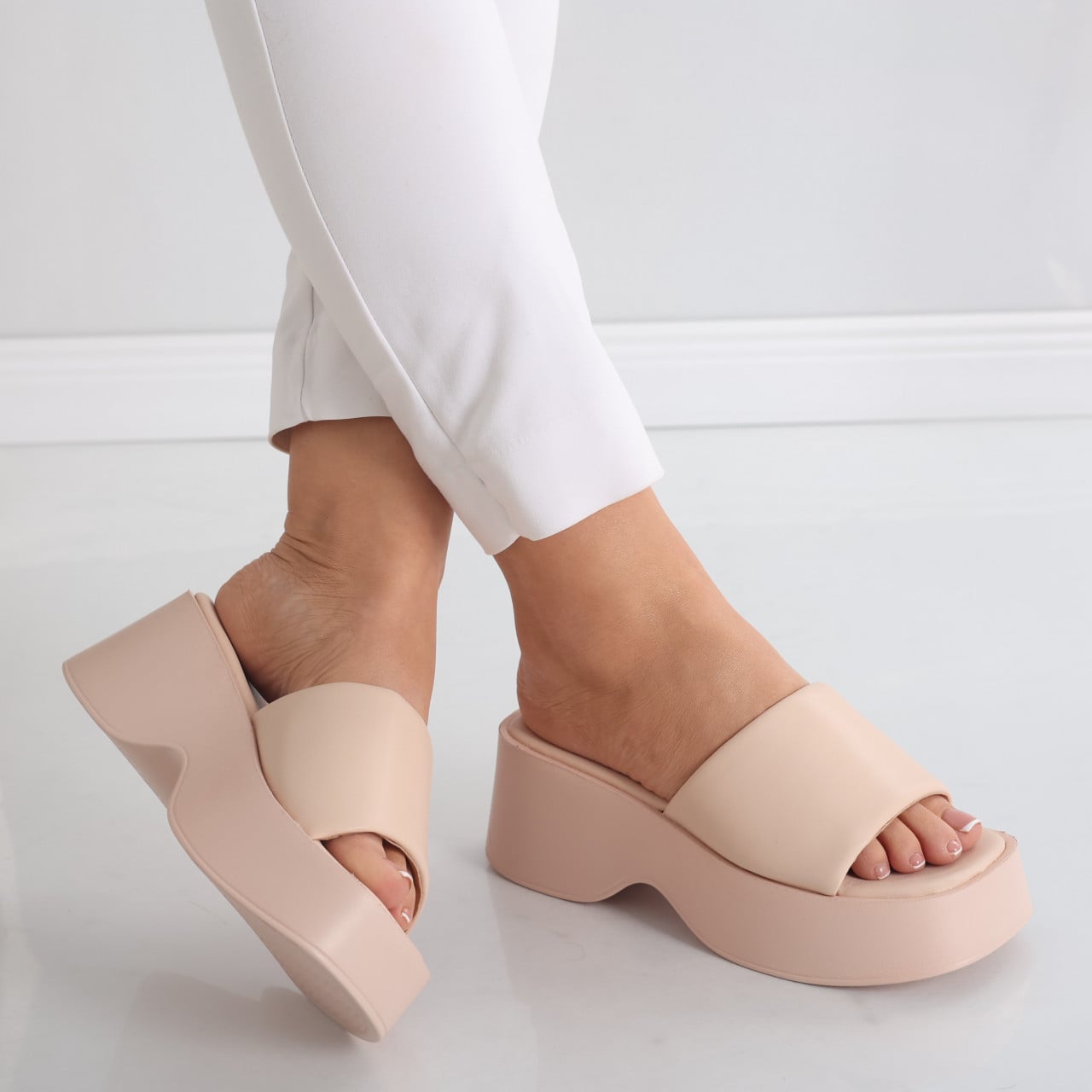 Papuci dama cu platforma Bej din Piele Ecologica Maroca - poza 1