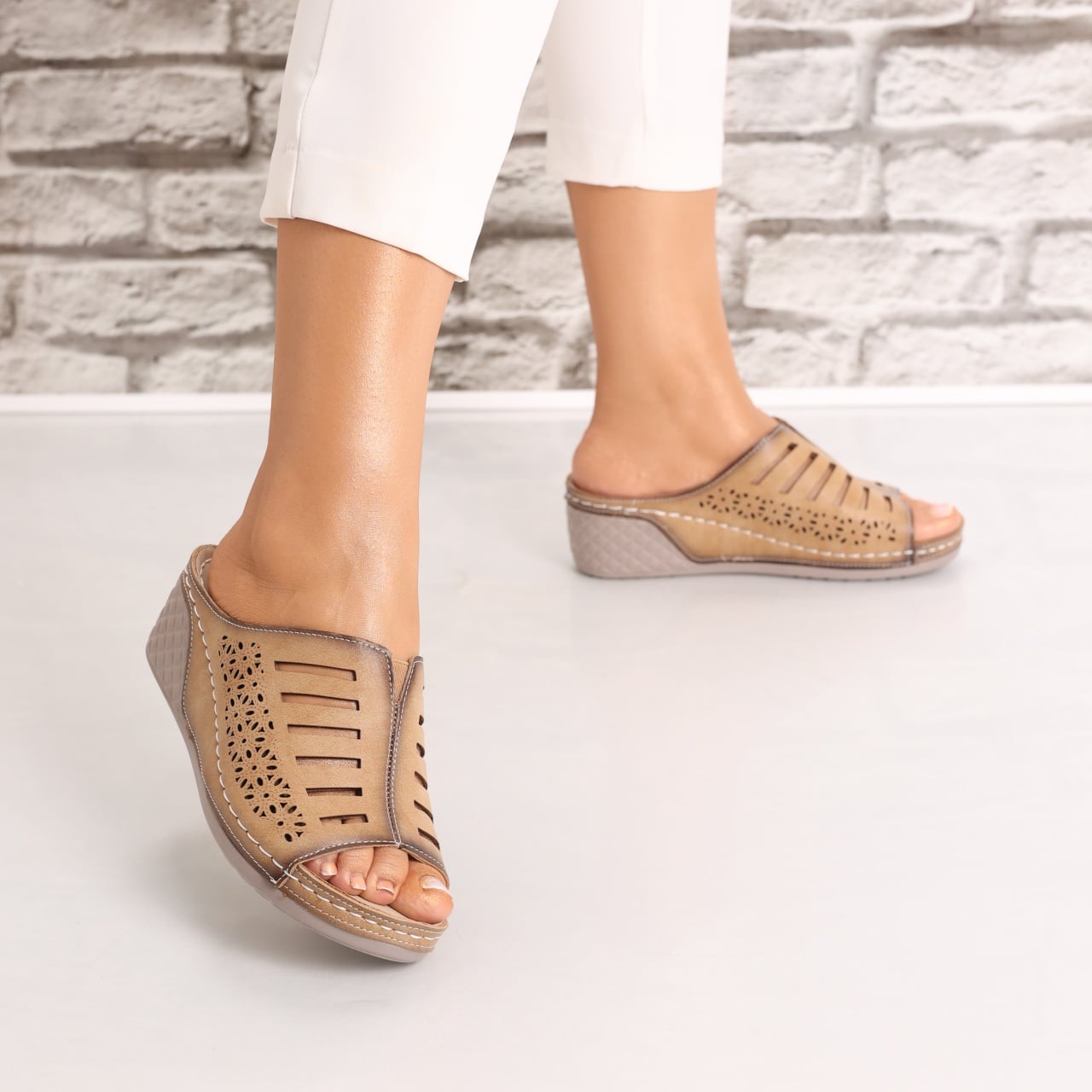 Papuci dama cu platforma Camel din Piele Ecologica Adaya - poza 2