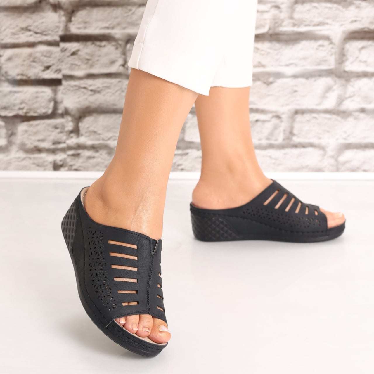 Papuci dama cu platforma Negri din Piele Ecologica Adaya - poza 1