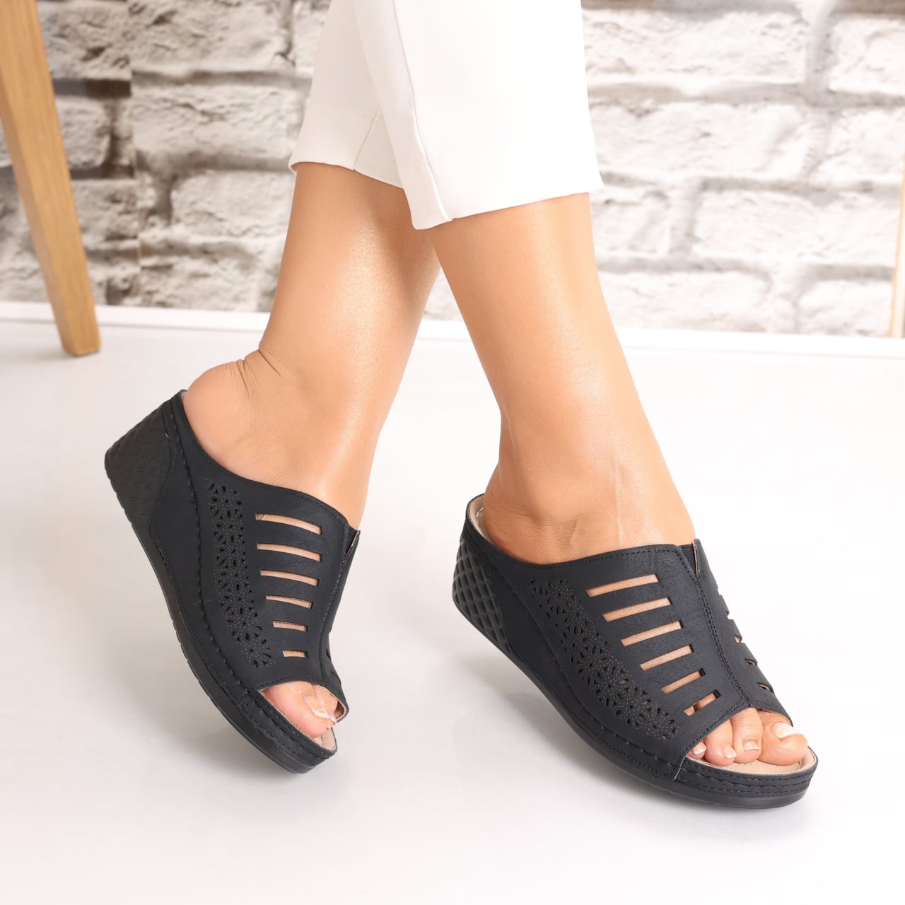 Papuci dama cu platforma Negri din Piele Ecologica Adaya - poza 2