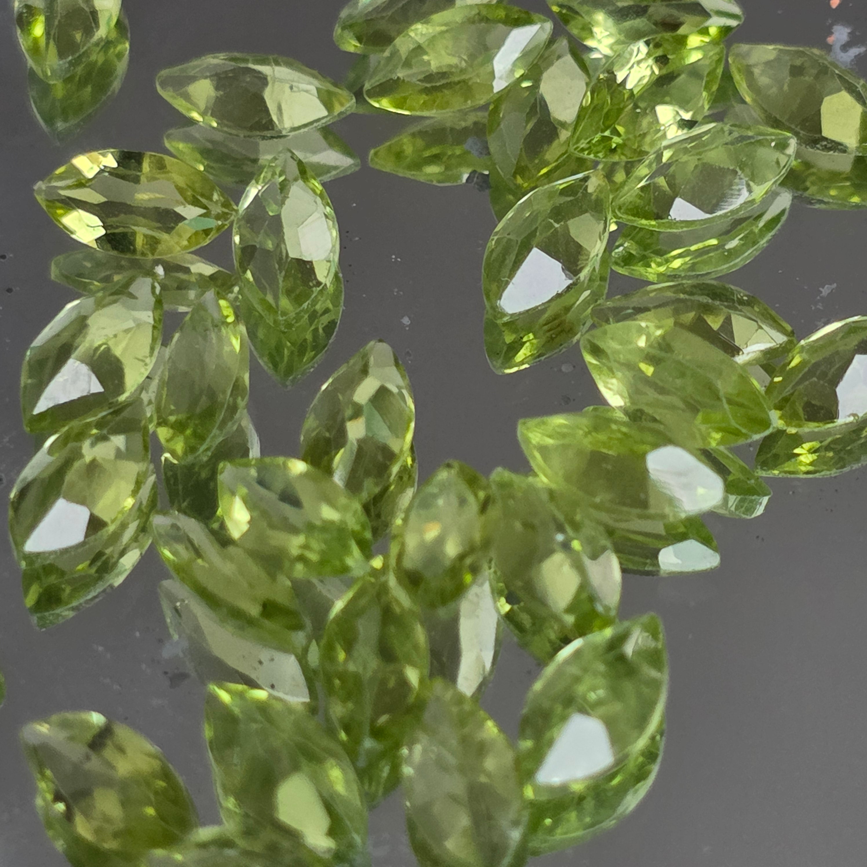 Peridot fatetat marquise – Pietre pentru Bijuterii