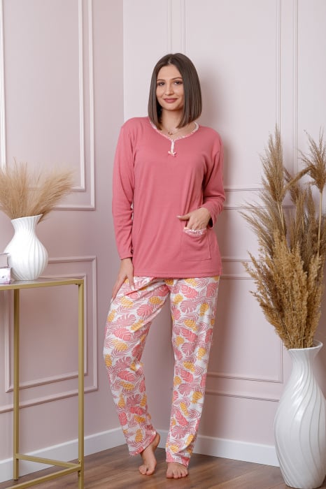 Pijama dama Mandy plus size cu bluza roz si pantaloni cu imprimeu