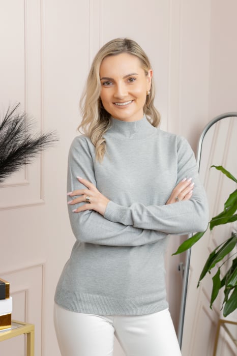 Pulover Ellen din tricot subtire cu guler inalt - Gri