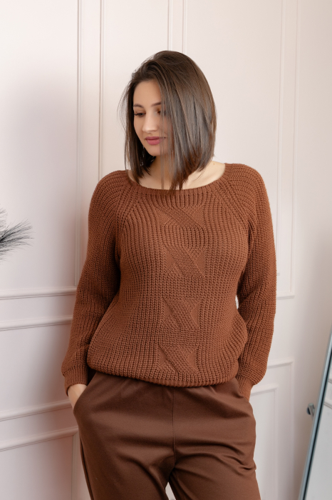 Pulover gros Sydney din tricot moale cu model impletit - Maro