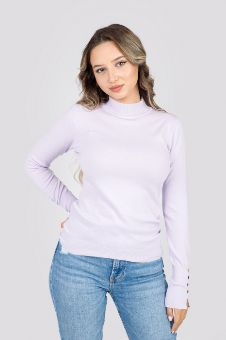 Pulover lila cu nasturi decorativi