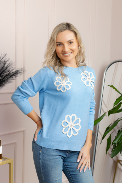 Pulover tricotat cu aplicatii florale Sally - Albastru
