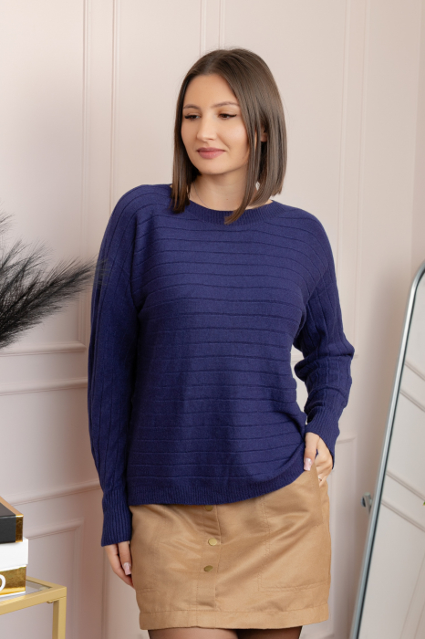Pulover tricotat Lindsey cu dungi fine - Bleumarin