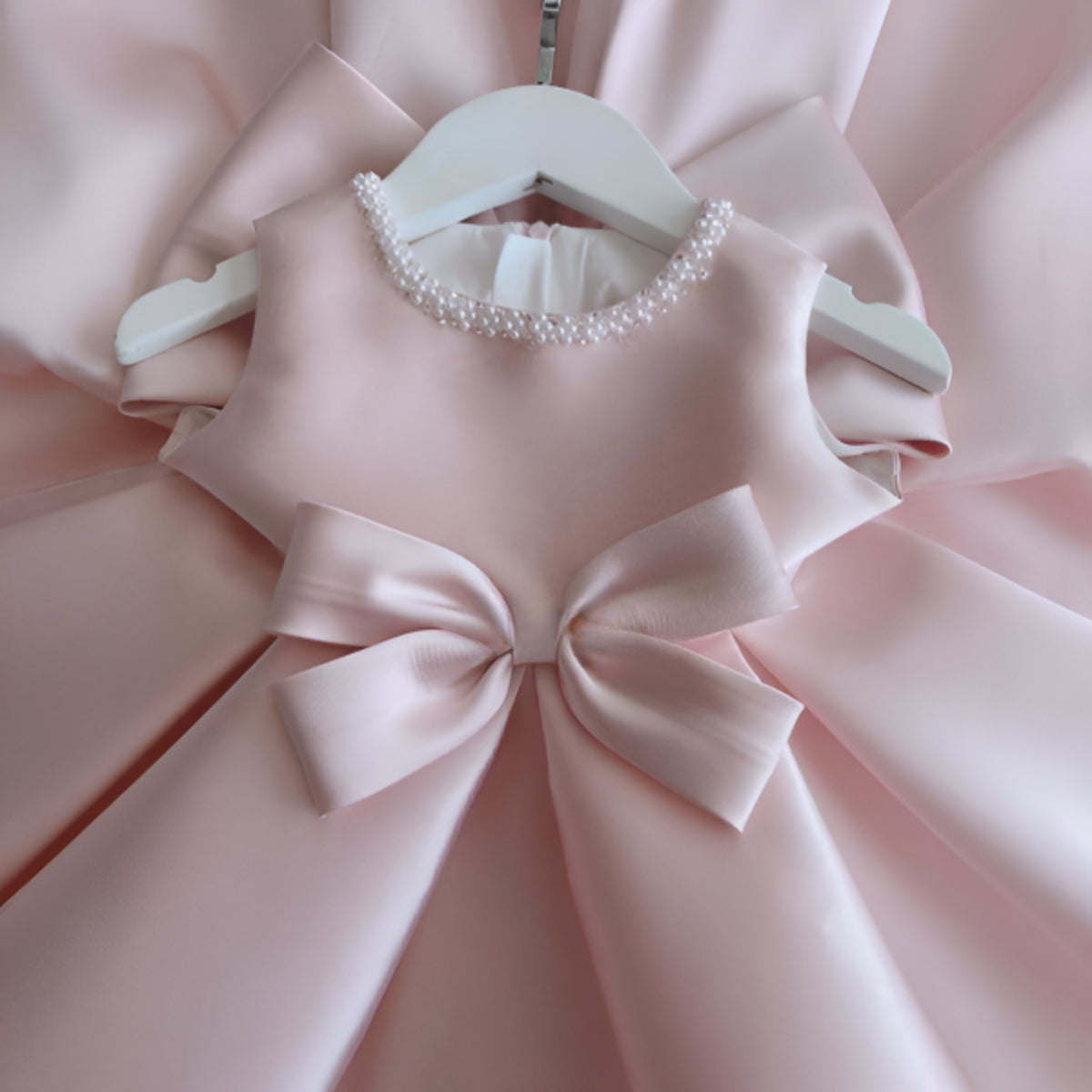 Rochie alba eleganta pentru fete, cu fundite din tafta - Ember