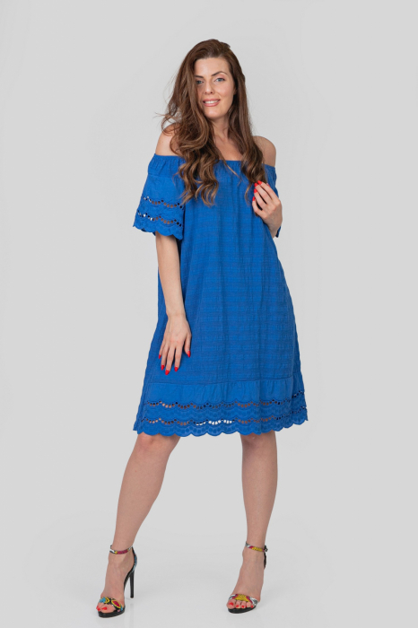 Rochie albastra cu detaliu perforat