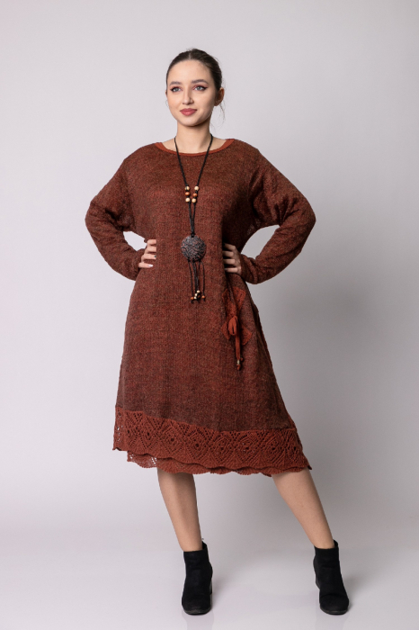 Rochie caramizie boho chic cu crepeuri laterale
