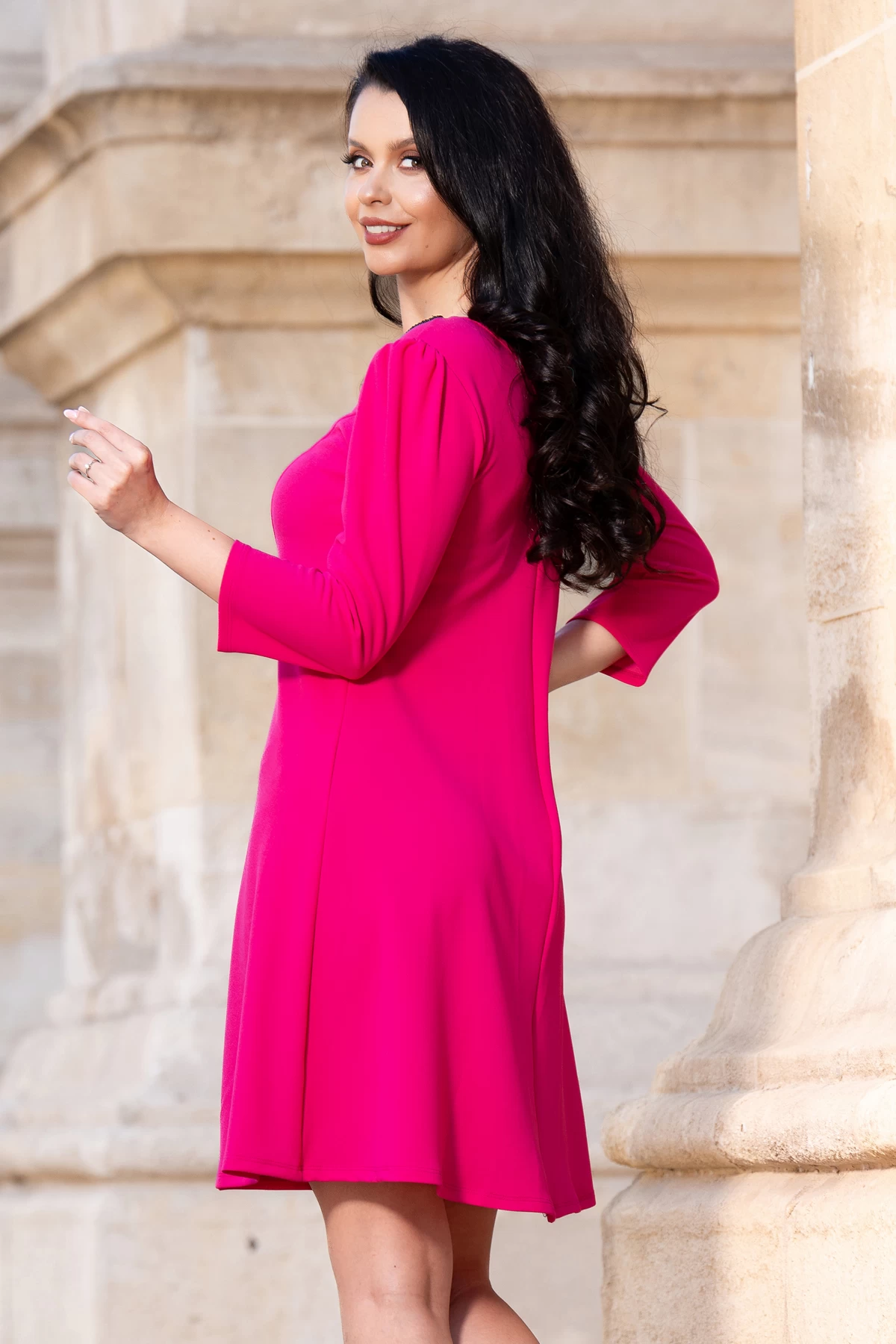 Rochie de ocazie fucsia evazata cu colier din margele negre - poza 2