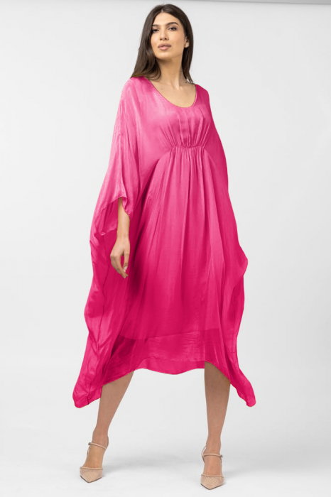 Rochie fucsia in colturi, lunga, ampla, din matase si vascoza, cu detaliu sub bust