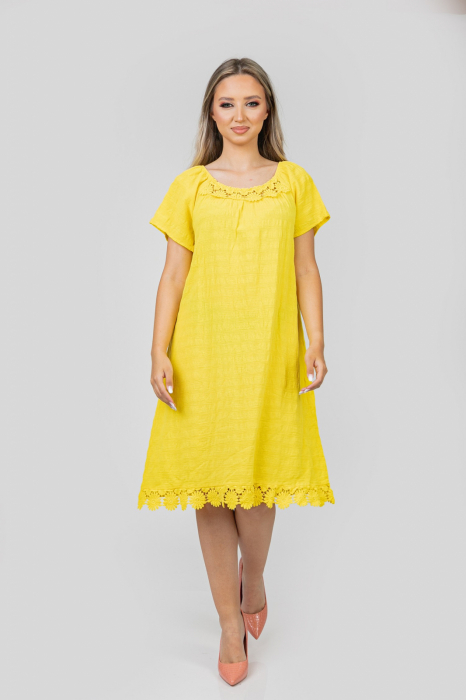 Rochie galbena cu aplicatii florale