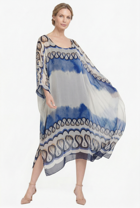 Rochie lunga dama din matase vaporoasa, croi lejer oversize tip kaftan, imprimeu artistic in nuante de albastru si bej